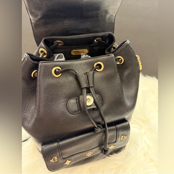 MCM Leather Drawstring Backpack Gold Brass HDWRE Pocket Adjustable Strap - Picture 4 of 9